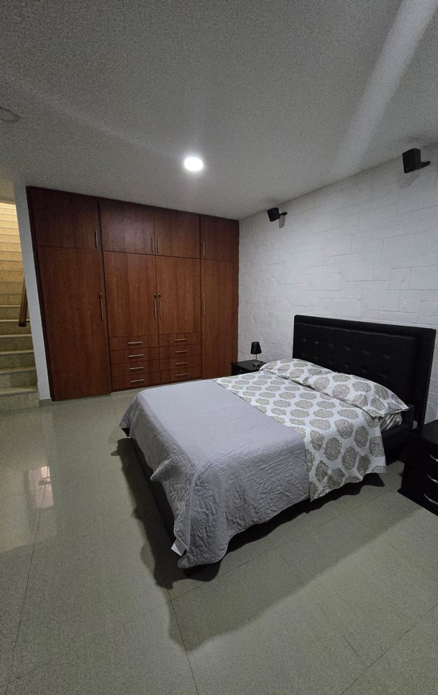habitacion-cama-doble-closet-apto-2c