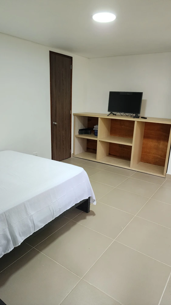 habitacion-con-mobiliario-util-apto-2a
